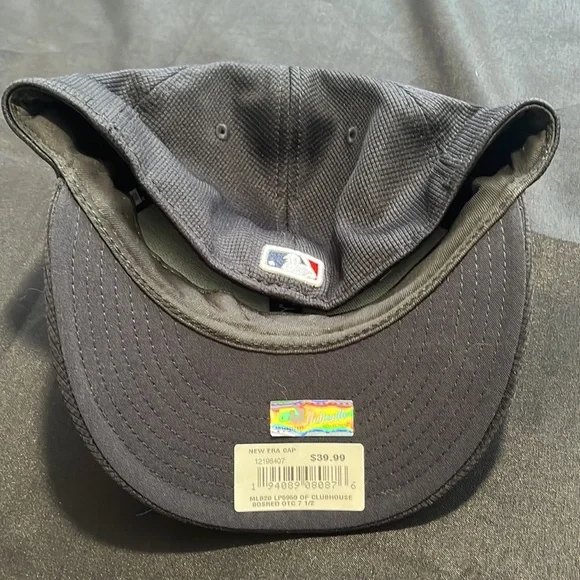 NWT Boston Red Sox’s Men’s fitted hat - Picture 3 of 4